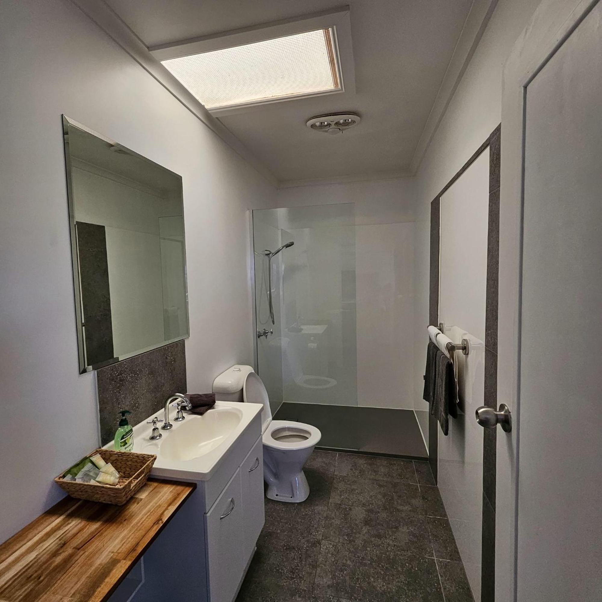 Smugglers Rest Apartments Dover Bagian luar foto